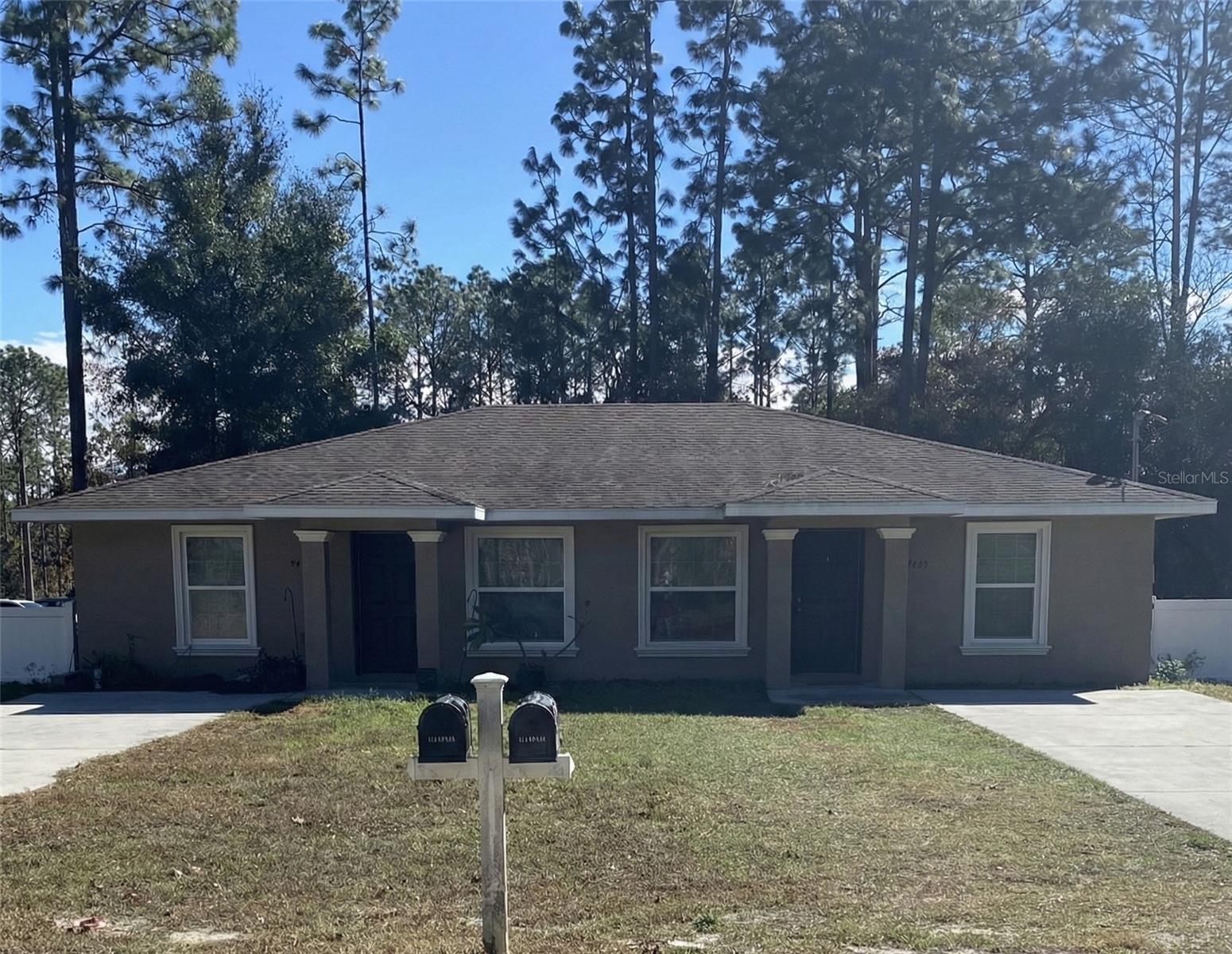 9445 N MANASHEE DR