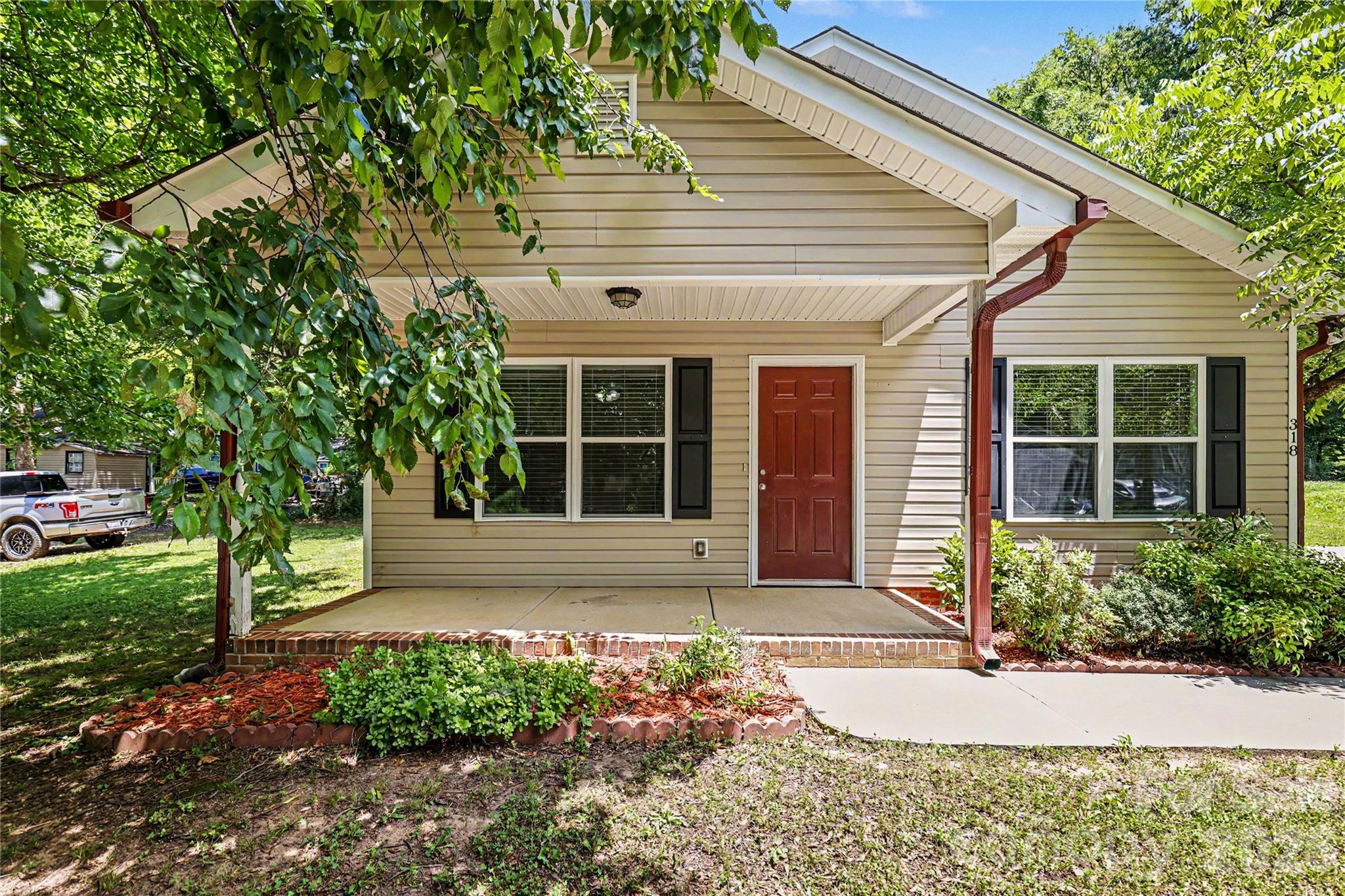 318 N Pryor Street