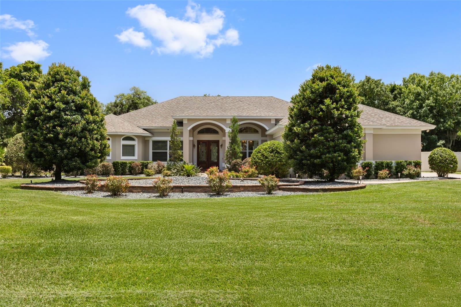 15900 ACORN CIR