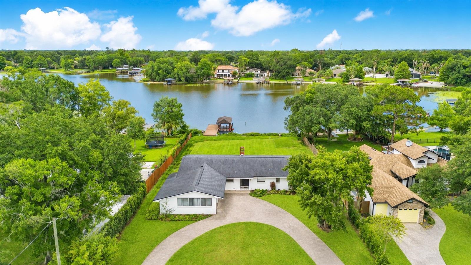 5725 PADGETT CIR