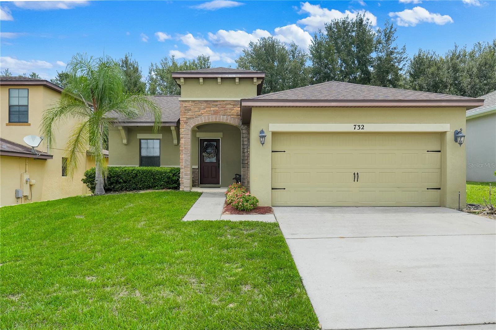732 ARBOR POINTE AVE