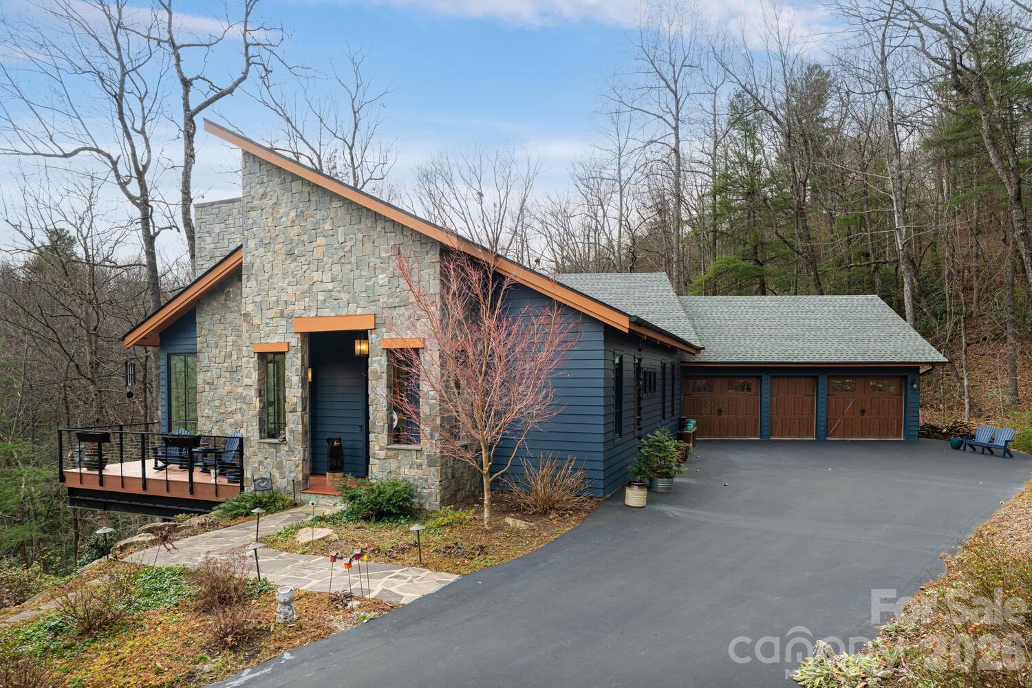208 Glenroy Court