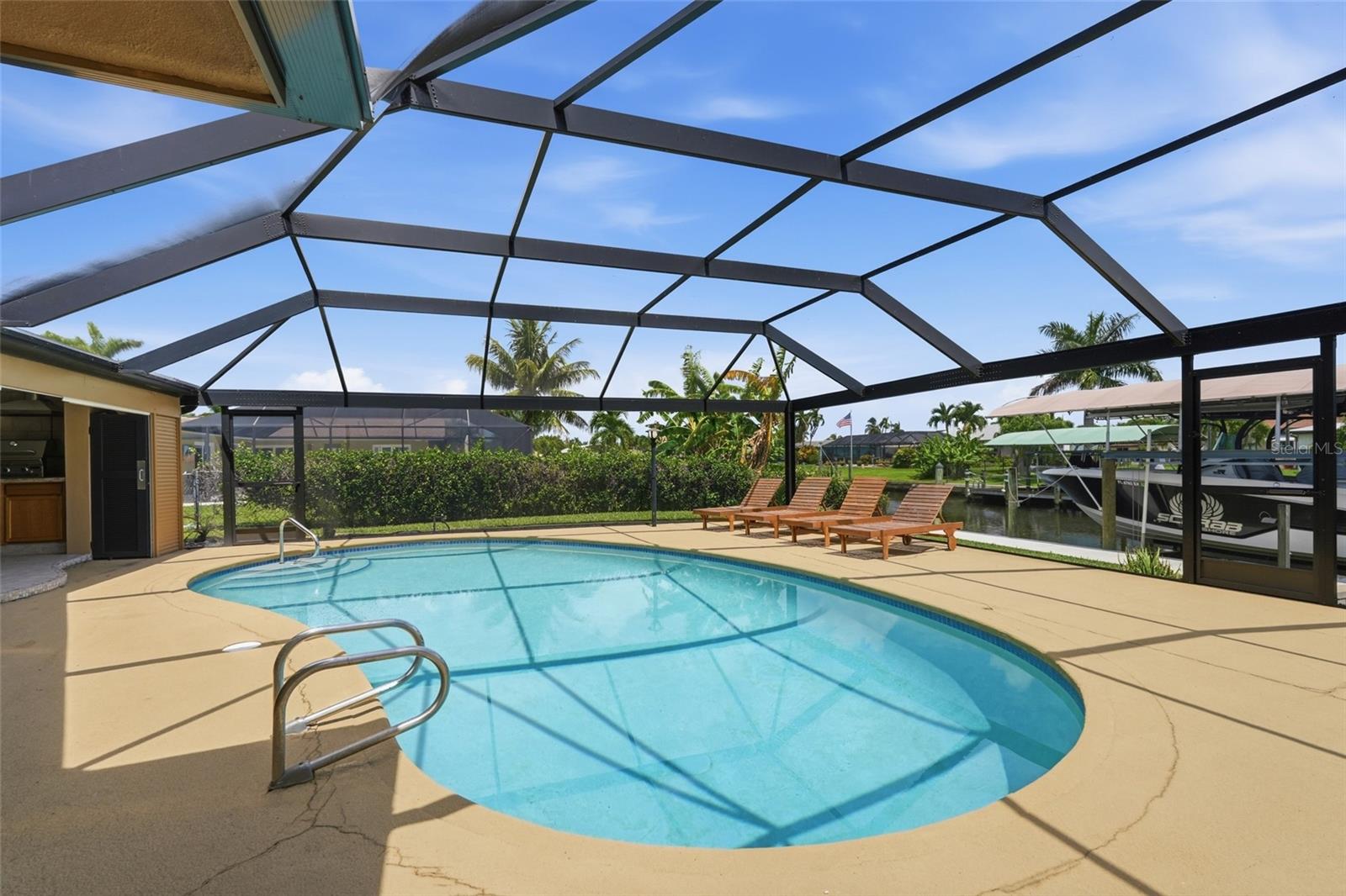 418 AVALON DR