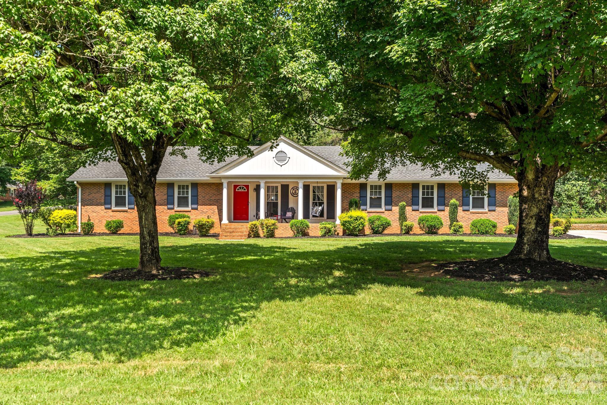 140 Spicewood Lane