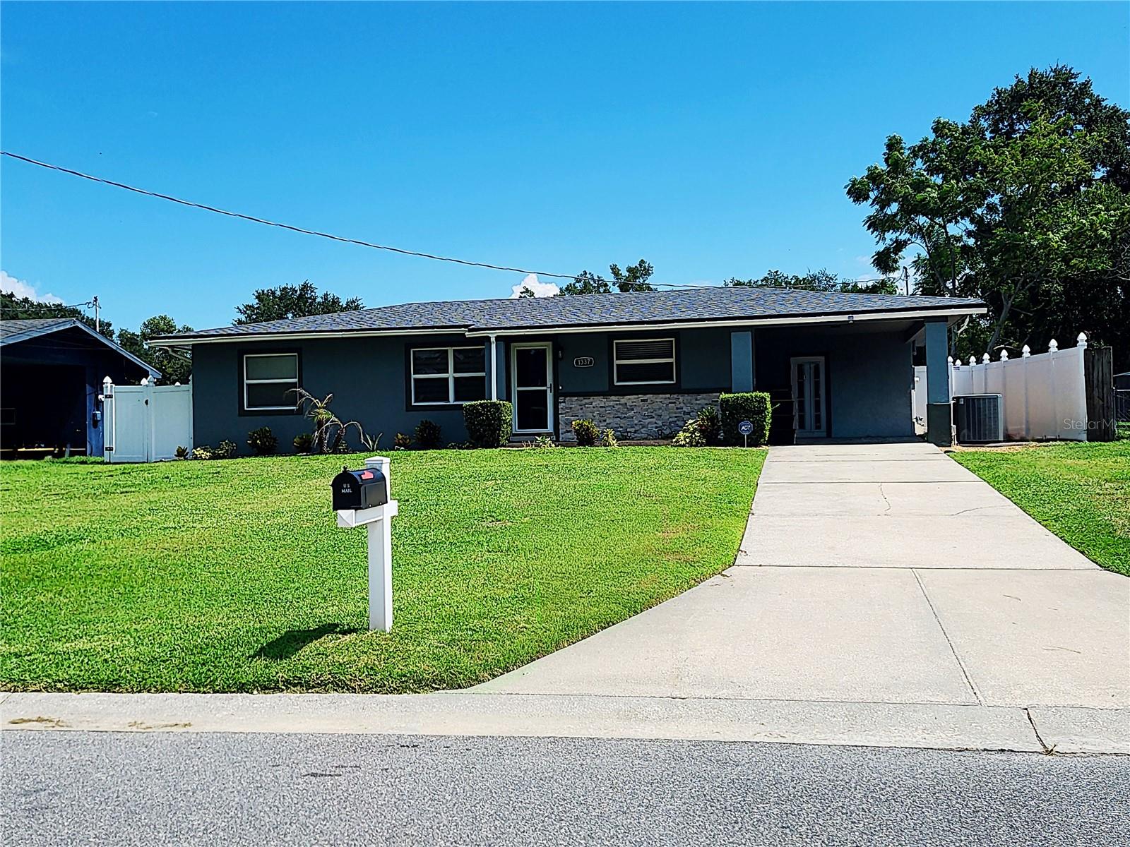 1337 LEE CT