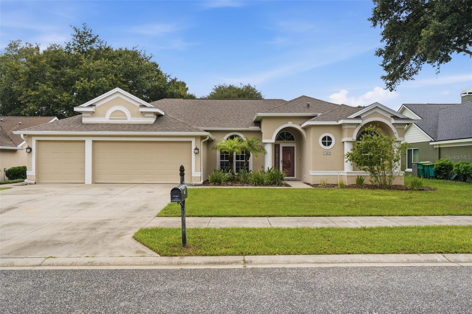 1463 MAPLE LEAF LN