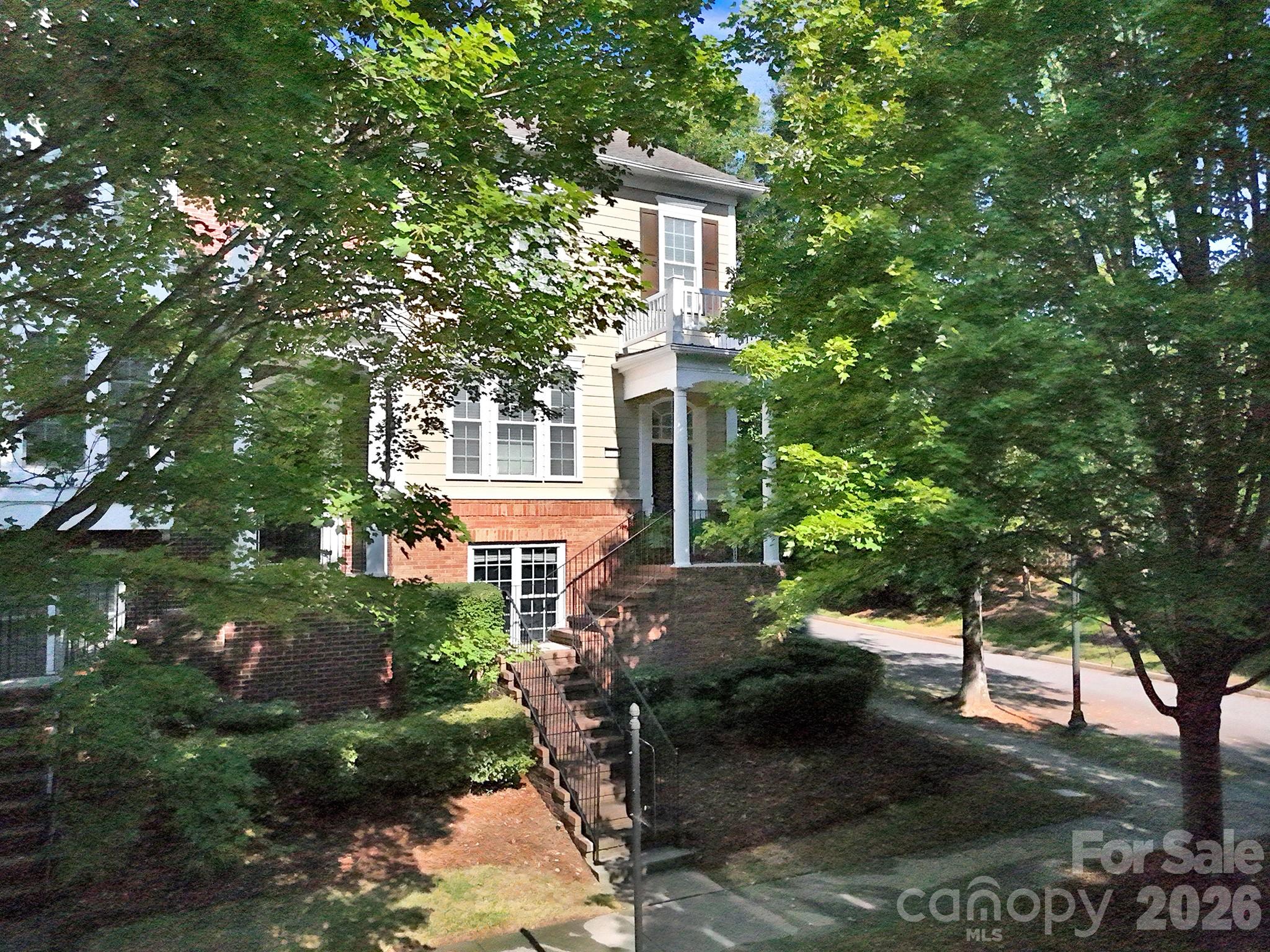 927 Lyndley Drive