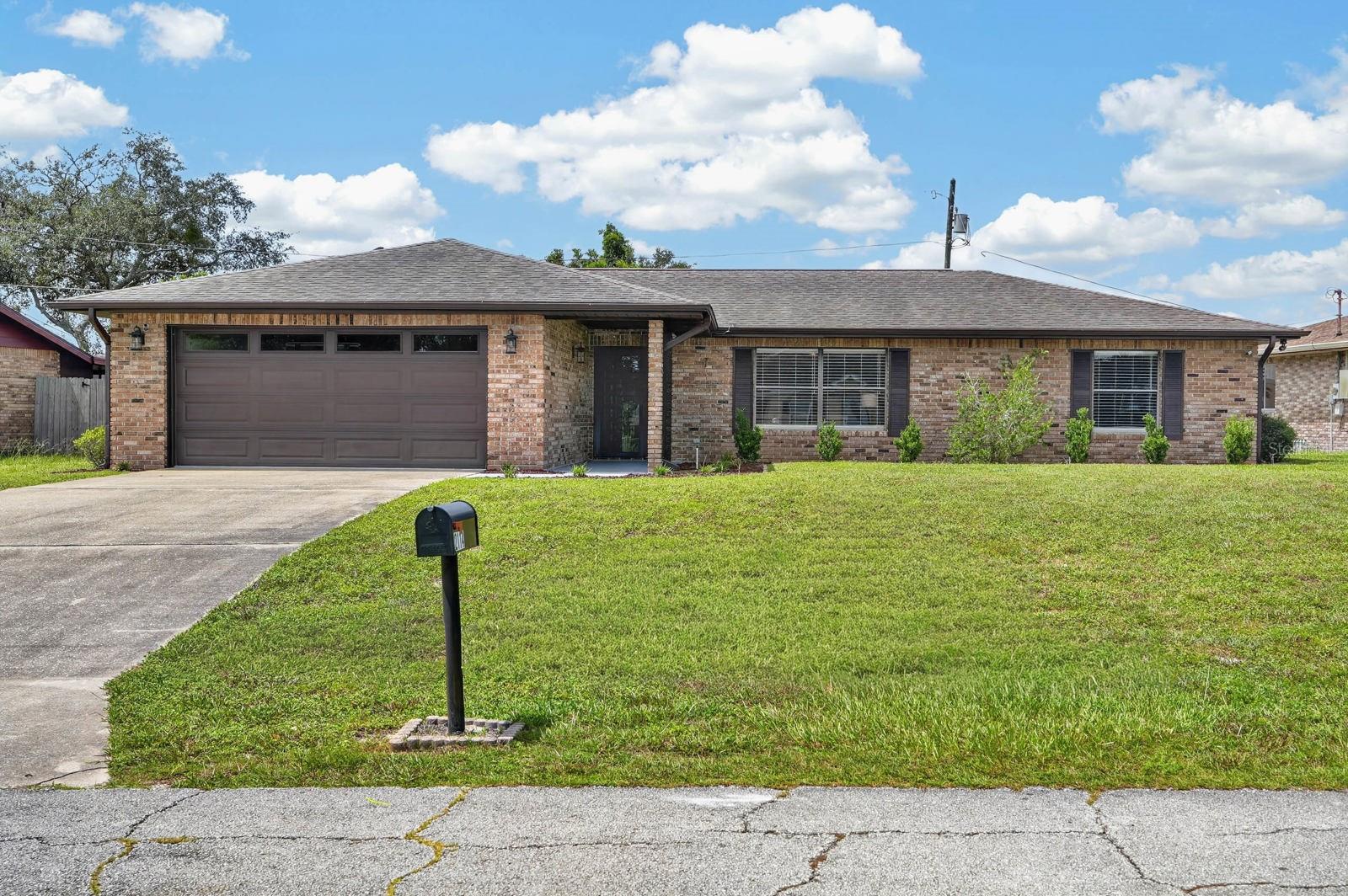 2114 EL CAMPO AVE