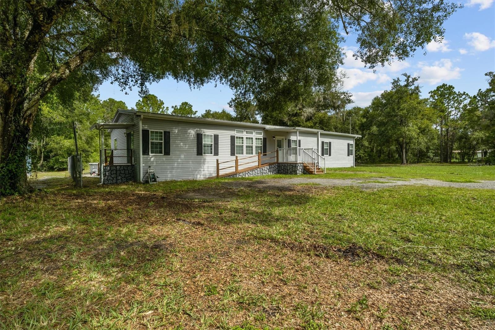 2211 PIONEER DR