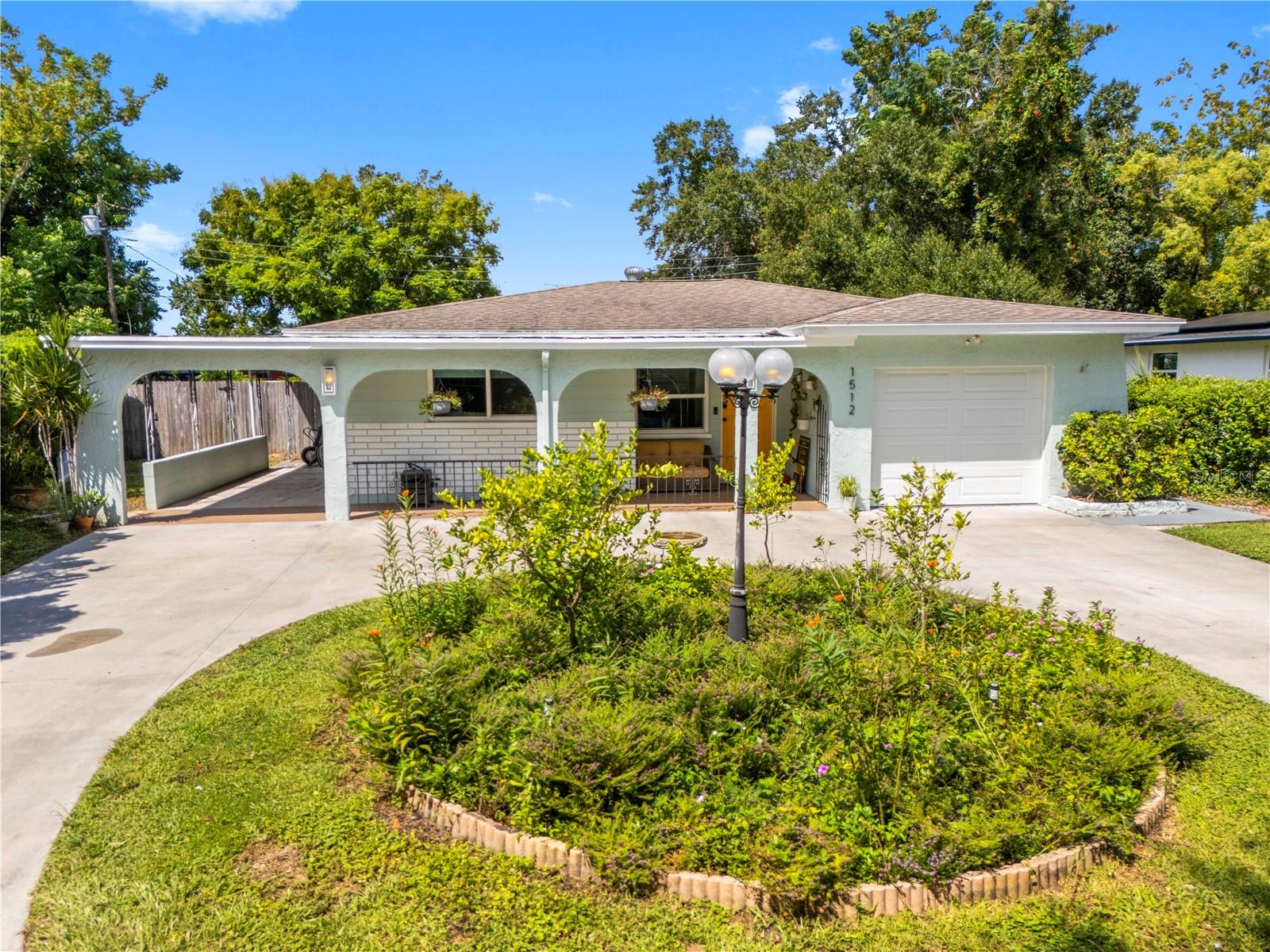 1512 COUNTRY LN W