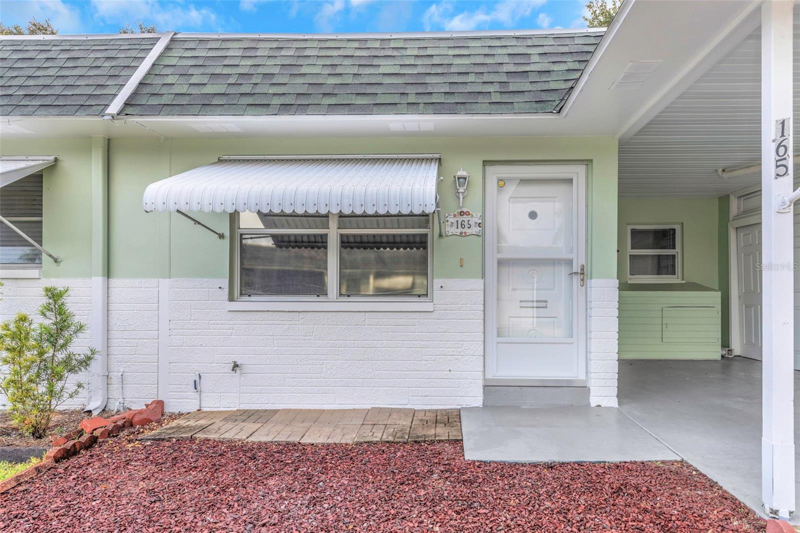 165 SKY LOCH DR E