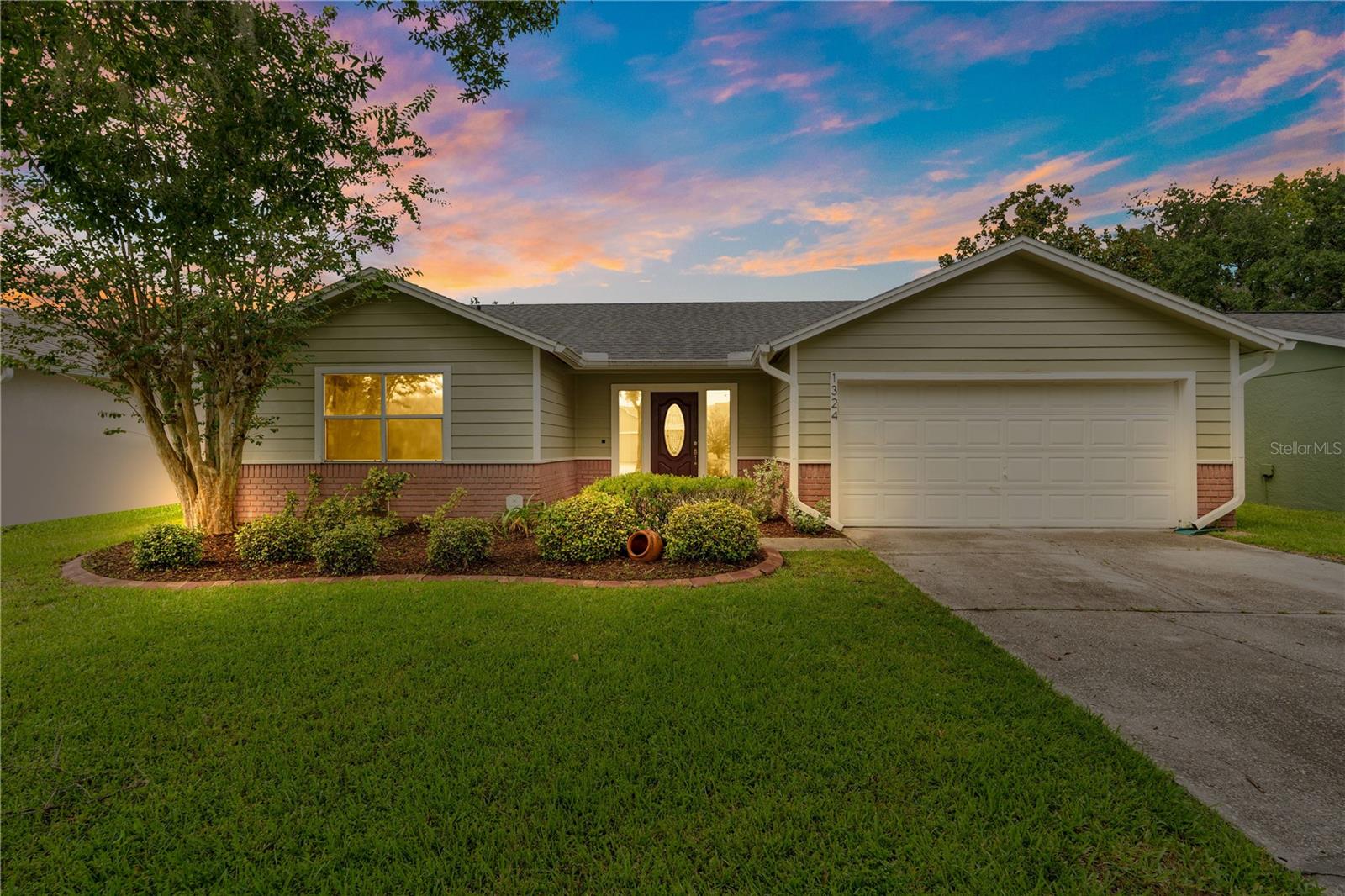 1324 SILVERTHORN DR