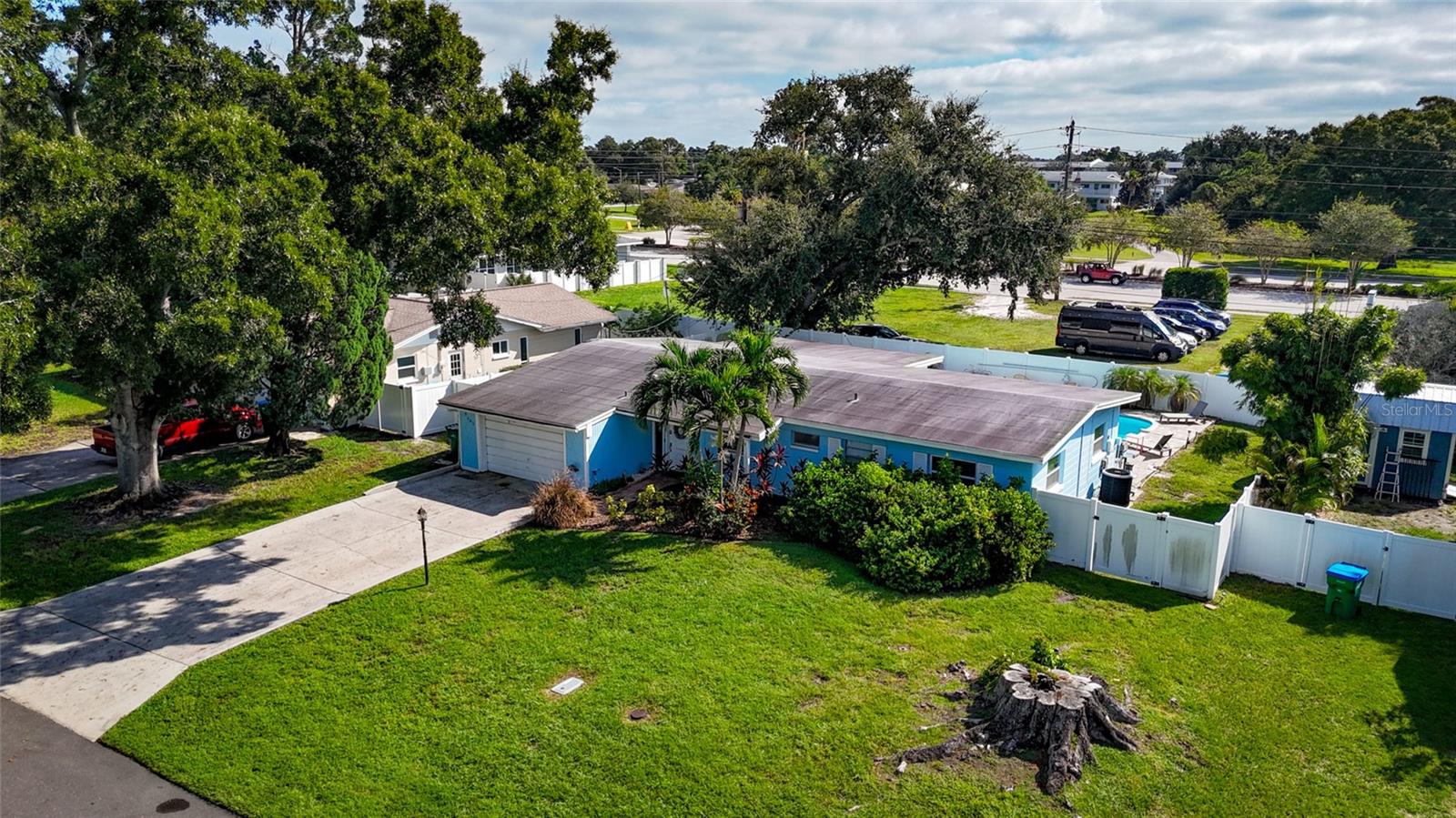 8465 RIDGEWOOD CIR