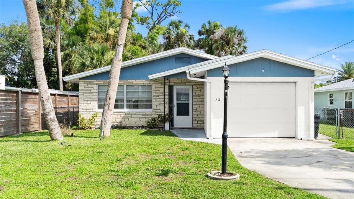 211 FOX PL